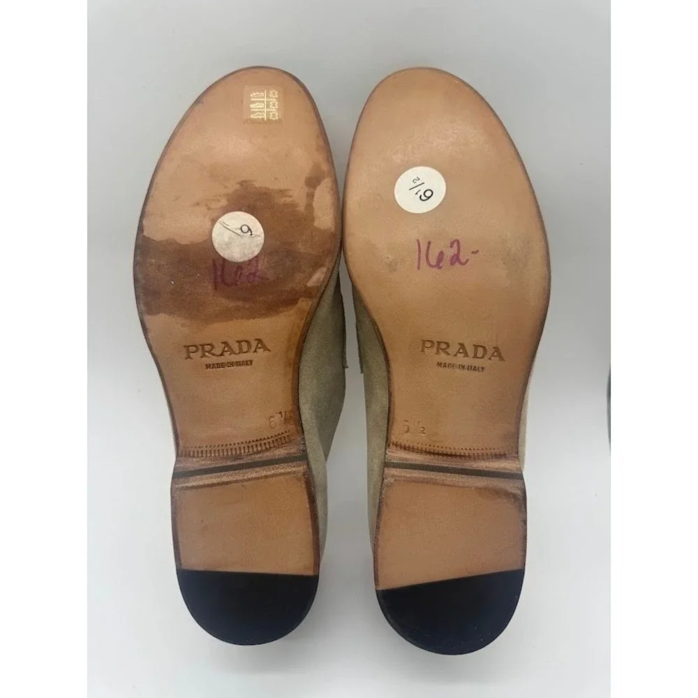 Prada Men Suede Loafers Taupe Grey Chain Detail Made in Italy 0950 5991 Size 6.5